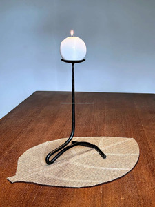 Bougeoir en fer forgé |   Noir |   Style serpent de type S |   Candelabre |   METAL DESIGNERS INC |   Fait à la main |   Cadeau de Noël - Product Image 2