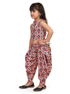Ensemble de fête ethnique en coton pour enfants Shoryam - Choli sans manches élégant à imprimé géométrique et pantalon Dhoti traditionnel pour filles, livraison rapide - Product Image 5