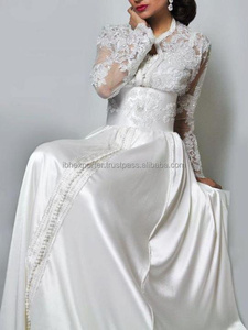 Fond et haut de caftan en tissu de soie de la meilleure qualité avec tissu en filet brodé et perles brillantes et grande ceinture - Product Image 2