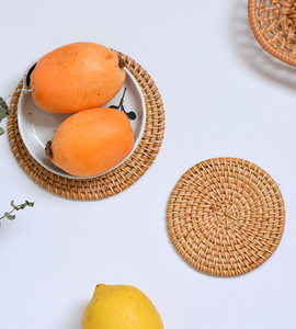 Posavasos de Mimbre Natural Premium, Hecho a Mano, Diseño Clásico de Flores para Bebidas Calientes/Frías, Decoración Interior Moderna - Product Image 4