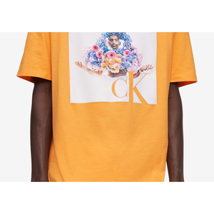 T-Shirt Girocollo da Uomo Calvin Klein Pride con Grafica, Vestibilità Rilassata, in Arancione, Taglia XL, Tessuto Jersey 240g, Stampa Serigrafica con Motivo Animato - Product Image 3