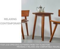 Entspannender, nachhaltiger und langlebiger nordischer moderner Teak-Beistelltisch mit hohen Beinen aus indonesischem, zertifiziertem Holz für Wohnzimmer und Kaffeebereich