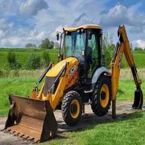 รถแทรกเตอร์เจบีซี ปี 2011 แบบขับเคลื่อน 4 ล้อ สำหรับใช้งานในฟาร์ม 100 แรงม้า อายุการใช้งานยาวนาน - Product Image 1