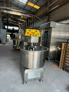 Amasadora Comercial KIEN Fácil de Operar, Capacidad de 25 kg, 220 V, 3.7 kW, Peso de 230 kg, Equipo de Panadería, 1 Año de Garantía - Product Image 6