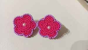 Boucles d'oreilles créoles perlées à la mode Bijoux élégants et vibrants pour un look festif ou des occasions spéciales d'Inde - Product Image 2