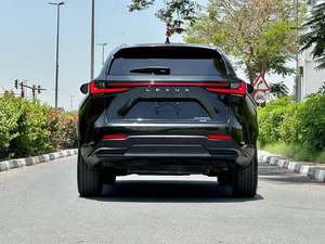 NUOVISSIMO LEXUS NX350 STD HYBRID GRAPHITEBLACK V6 TURBO SPORT 409CV/5200RPM 7 POSTI TRASMISSIONE AUTOMATICA A 10 VELOCITÀ 2025 - Product Image 4