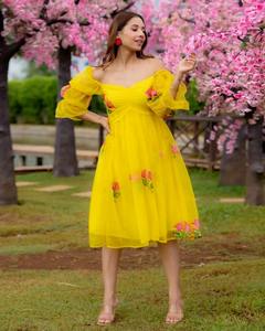 Robe longue indienne en coton imprimé fleuri fait à la main tenue de fête pour femme élégante avec taille naturelle vente de cadeau de mariée personnalisée - Product Image 1