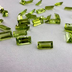 Peridot Natural 8x4mm Baguette Cut Gemstone, 100% Natural, calidad superior, perfecto para la fabricación de joyas - Product Image 1