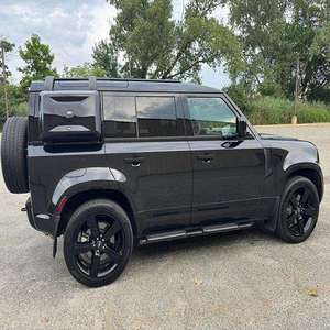 DEFENDER 110 X-DYNAMIC SE 2024 IMPECABLE, Volante a la Derecha, Asientos de Cuero, Transmisión Automática, Camioneta Turbo, Aleación de Aluminio - Product Image 3