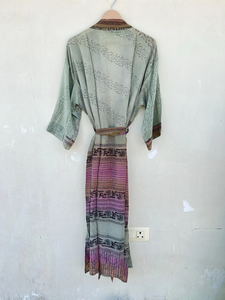 Magnifique Kimono en soie crêpe Robe en soie indienne Robe en soie faite à la main - Product Image 4