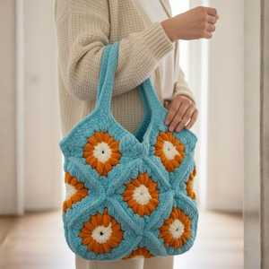 Sac à bandoulière en crochet bohème d'été Sky Bloom, vintage, en cuir, avec fleurs brodées, perles et deux sangles portables - Product Image 4
