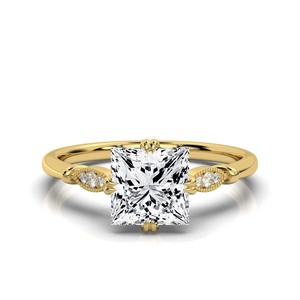 Bague de fiançailles et de mariage en or massif 14 carats, diamant taille princesse classique, fabrication artisanale, bijoux fins pour femme, anniversaire - Product Image 1