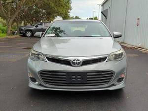 Avalon XLE Premium 2014 d'occasion, conduite à gauche, sièges en cuir foncé, pneus R17 - Product Image 5