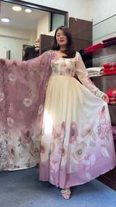 Conjunto de Kurti Anarkali de Chifón Suave y Moderno, Estilo Indio, Traje Anarkali para Mujer, Ropa para Bodas, Fiestas y Eventos, Conjunto de Traje al por Mayor - Product Image 3