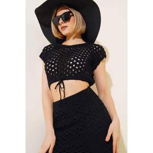 ชุดกางเกงขาสั้น2ชิ้นแบบ Openwork สีดำยาวถึงเข่าชุดสองชิ้นดีไซน์แบบขั้นต่ำ2ชิ้น - Product Image 2