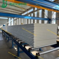 Panneaux muraux extérieurs écologiques résistants au feu en aluminium polyuréthane pour maisons préfabriquées hôtels chambres froides et entrepôts