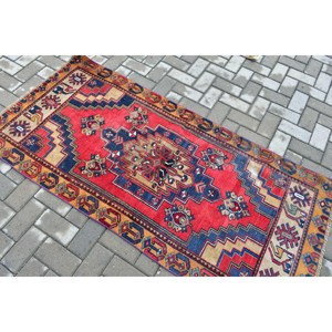 Tapis turc d'appoint 2,9 x 6,1 pieds, tapis marocain vintage rouge - Product Image 4