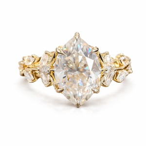 Anillo de Compromiso de Oro Sólido de 10K con Diamante de Laboratorio Talla Marquesa y Piedras Laterales en Forma de Flor, Diseño de Diseñador para Mujer, Venta al Por Mayor - Product Image 1