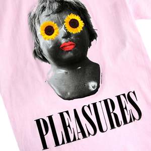   เสื้อยืดลายดอกไม้สีชมพูสำหรับเด็กพร้อมดีไซน์ลวดลาย - Product Image 2