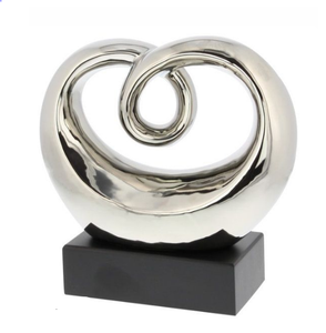 Table finie argentée Articles décoratifs Artisanat en métal Ornements de salon Base en fer Sculpture de créateur - Product Image 1