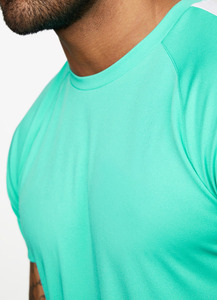 Ensemble de sport deux pièces pour hommes, couleur unie, short et t-shirt à manches courtes, options personnalisées, vente en gros de tissu tricoté respirant - Product Image 3