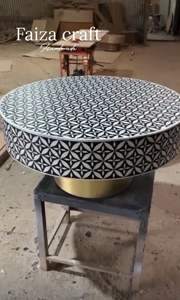 Mesa de Centro Negra de Estilo Minimalista Hecha a Mano con Diseño Único de Incrustaciones de Hueso en Forma de Rayos de Sol, Diseño de Faizacraft - Product Image 6