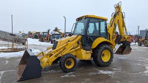 New Hollland 675E Tractopelle d'occasion - Product Image 2