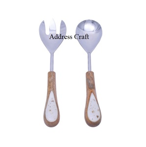 Ensemble de service à salade à prix abordable avec poignée en résine Ustensiles de cuisine en acier inoxydable Vaisselle Cuillère de service Fourchette Outils de cuisine - Product Image 2