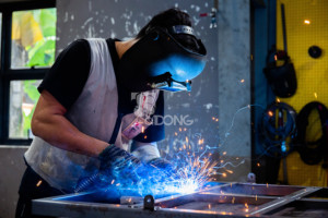 Adong ตู้โชว์ A16โลหะสำหรับงานหนัก | ชั้นวางกระจกสำหรับใช้ในร้านค้า | สามารถปรับแต่งตามแบบได้ตามต้องการ - Product Image 5