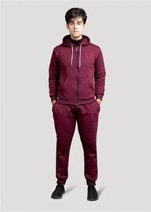 Los chándales para hombre pueden variar según la marca y el diseño. Sin embargo, en general, los chándales para hombres suelen ser más - Product Image 2