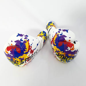 Gants de boxe MMA en cuir PU personnalisés en gros respirant évacuation de l'humidité haute densité moulage par injection gants de Muay Thai - Product Image 4