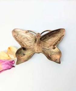 Butterfly Shape Ash <b>Tray</b> in Gold Plated Metal with Custom Round Design Perfect for Home, Restaurant Bars, and <b>Office</b> Supplies - Product Image 5