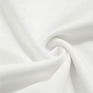 T-shirts Streetwear 100% coton personnalisés pour hommes T-shirts surdimensionnés à col haut et à épaules tombantes avec impression unie - Product Image 6