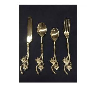 Esparcidor chapado en oro rosa de alta calidad para queso Nuevo estilo Nuevo esparcidor de queso de metal para cortar queso Nuevos cubiertos de metal - Product Image 5