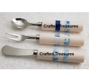 Ensemble de 3 couteaux à fromage à lame en acier inoxydable de haute qualité Ensemble de couverts à poignée en résine créative colorée de luxe - Product Image 2