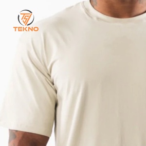 Camiseta 100% de algodón de peso pesado personalizada para hombres 220gsm en blanco de longitud larga de gran tamaño ajuste transpirable tela ligera ropa de calle 100% - Product Image 3
