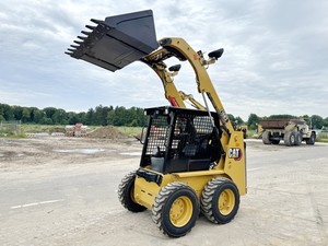 รถตักล้อยาง CAT 216B3 รุ่นดั้งเดิม ใหม่ พร้อมระบบไฮดรอลิกเสริมพิเศษ รถแทรกเตอร์ตักดินแบบมีล้อ ประสิทธิภาพสูง เครื่องยนต์และปั๊มเกียร์สำหรับรถตักดินด้านหน้า - Product Image 6