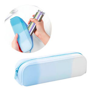 Étui à crayons portable en silicone pour enfants - Couleurs assorties - Product Image 1