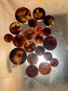 Boutons en corne naturelle écologiques avec 2 trous pour chemises, manteaux d'hiver et pulls - Fabriqués à la main à prix avantageux - Product Image 6