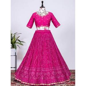 Precioso Lehenga Choli de Georgette con Lentejuelas Rosas para Bodas - Product Image 2