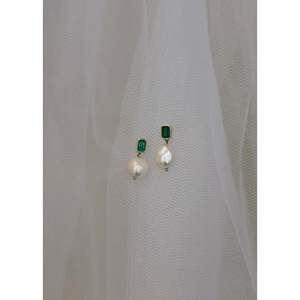 Baroque <b>Emerald</b> Pearl <b>Drop</b> <b>Earrings</b> - Product Image 3