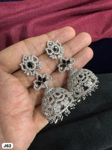 CONJUNTO DE PENDIENTES ESTILO CLÁSICO DE DIAMANTE AMERICANO PARA BODAS CONJUNTO DE PENDIENTES ESTILO CLÁSICO DE MODA PARA MUJER Y NIÑA - Product Image 3