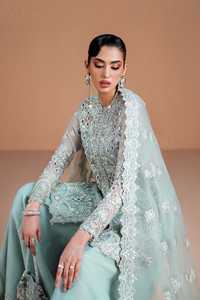 Lehenga Choli Paquistaní con Pedrería, Vestido Largo de Fiesta para Mujer con Toque Nupcial y Detalles de Bordado de Lujo - Product Image 3