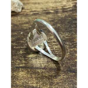 Bague statement en argent sterling et coquille d'huître barbelée, faite à la main par des artisans Navajo, taille 6.75 - Product Image 5