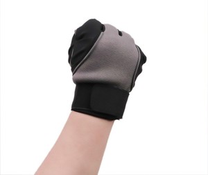 Gants de fitness de meilleure qualité avec logo personnalisé Vente en gros par bon fabricant Nouveau style Meilleur matériel Faible taux pour une utilisation en extérieur - Product Image 5