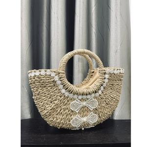 Nouvel Arrivage : Sac Artisanal Durable en Jacinthe d'Eau, Motifs Floraux Subtils, Deux Poignées, Fermeture Ouverte, Style Vintage Écologique - Product Image 5