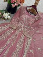 Elegante y Moderno Conjunto de Plazzo con Top de Seda Texturizada, Bordado Pesado con Lentejuelas y Dupatta a Juego, Ideal para Fiestas de Verano