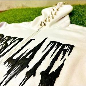 Sweat à capuche en coton pour femmes avec logo personnalisé en gros de haute qualité, léger, manches complètes, poches avant, impression bouffante, sweat à capuche zippé - Product Image 4