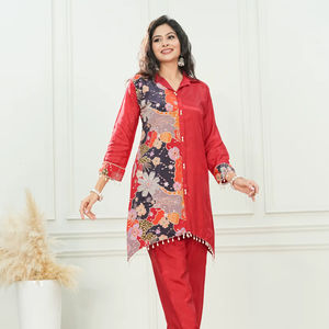 Conjunto Clásico de Seda Hecho a Mano por Neeta Creation para Niñas, Top Bordado con Peplum de Terciopelo, Suministro ODM, Parte Inferior Ajustada de Secado Rápido - Product Image 1