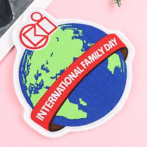 2024 TrendyLove fait à la main personnalisé 3D fleur thermocollant patchs brodés coeur conception Logo imprimé PVC couture pour tissu de vêtement - Product Image 2